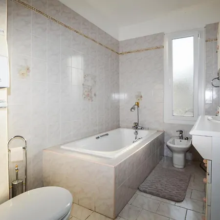 Amazing In Ajaccio With Kitchen * Ajaccio (Corsica)